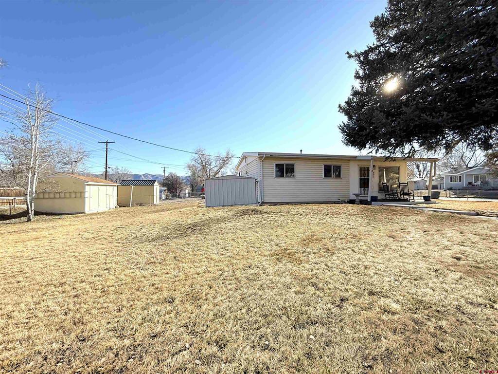801 E 3rd Street Property Photo 5