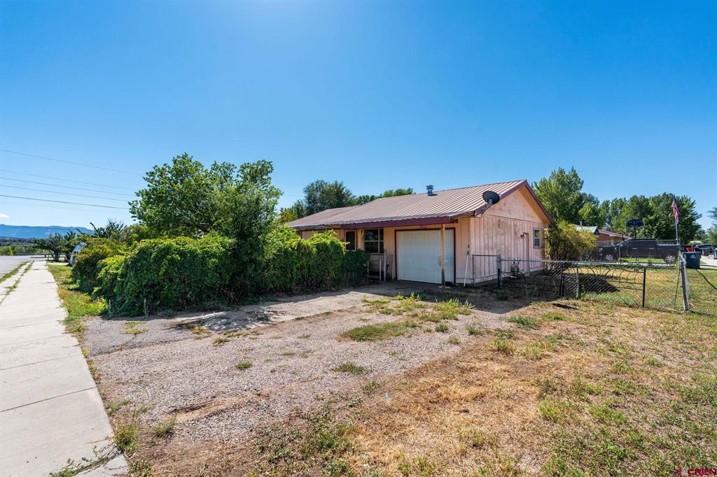 101 Candelaria Drive Property Photo 3
