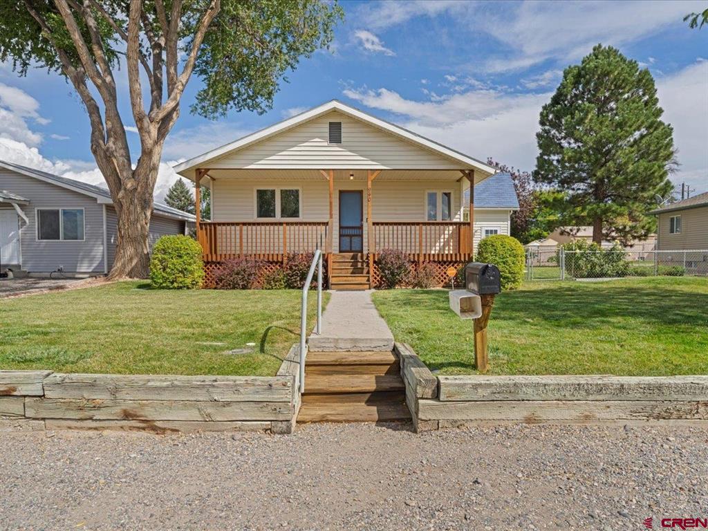 940 Leon Street Property Photo 1