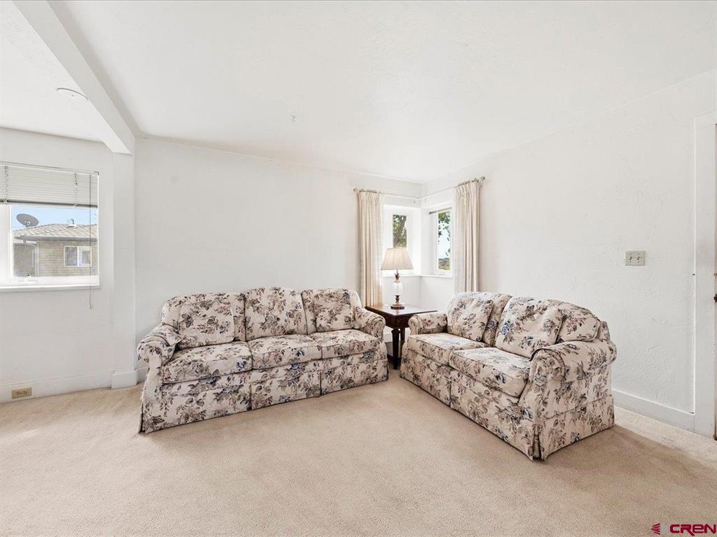 940 Leon Street Property Photo 14