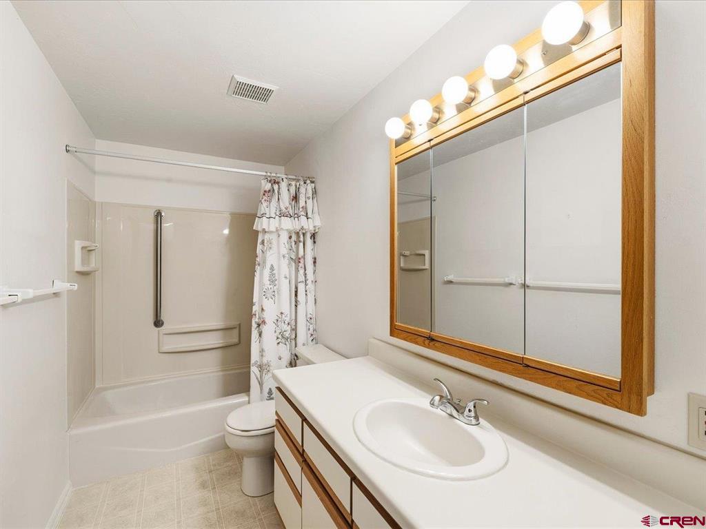 940 Leon Street Property Photo 29