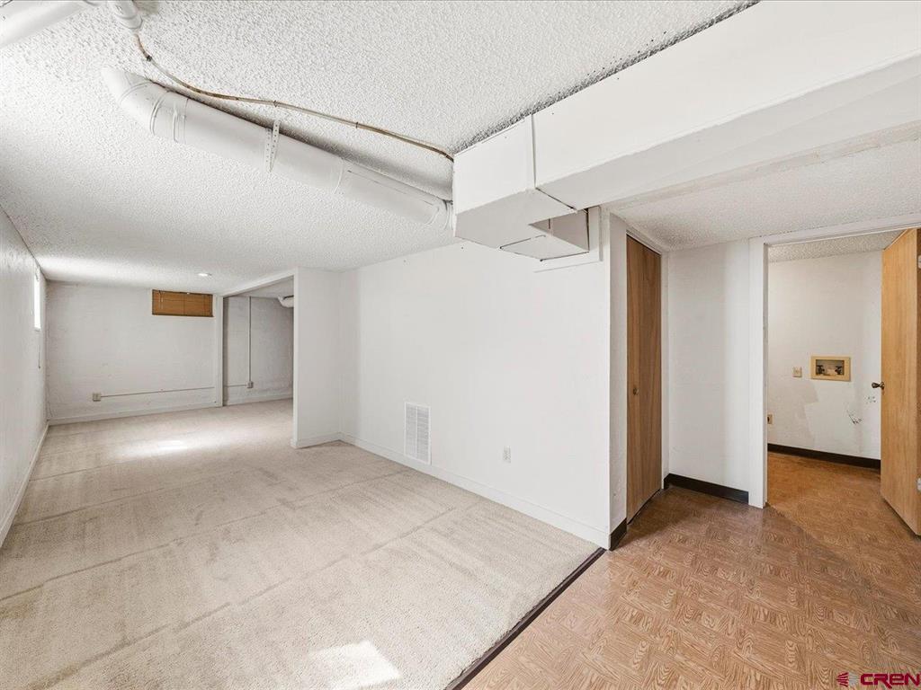940 Leon Street Property Photo 33