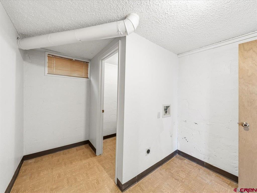 940 Leon Street Property Photo 34