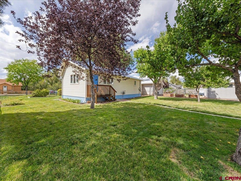 940 Leon Street Property Photo 39
