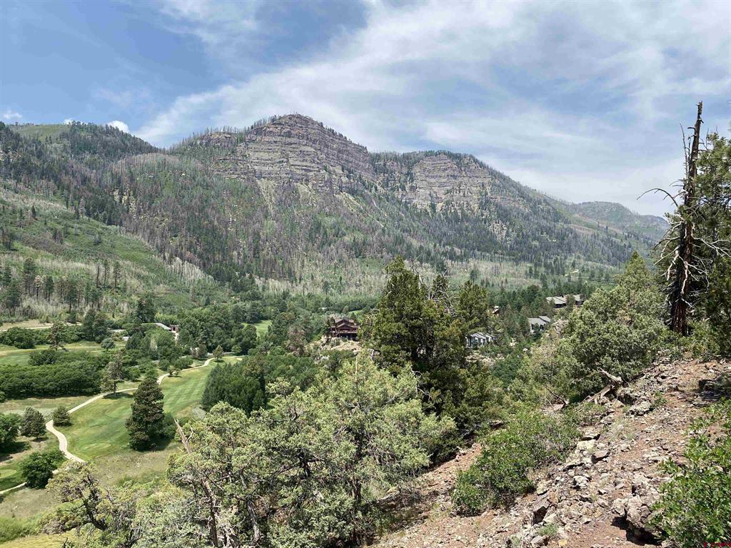 444 Glacier Cliff Drive Property Photo 4
