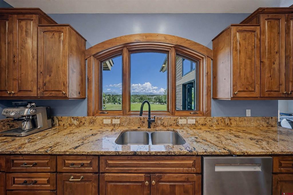 559 Miramonte Drive Property Photo 13