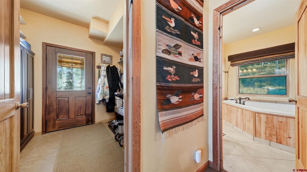 702 Crest Drive Property Photo 14
