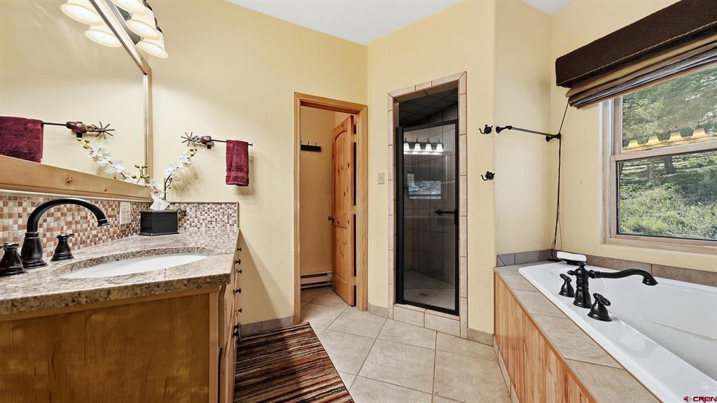 702 Crest Drive Property Photo 16