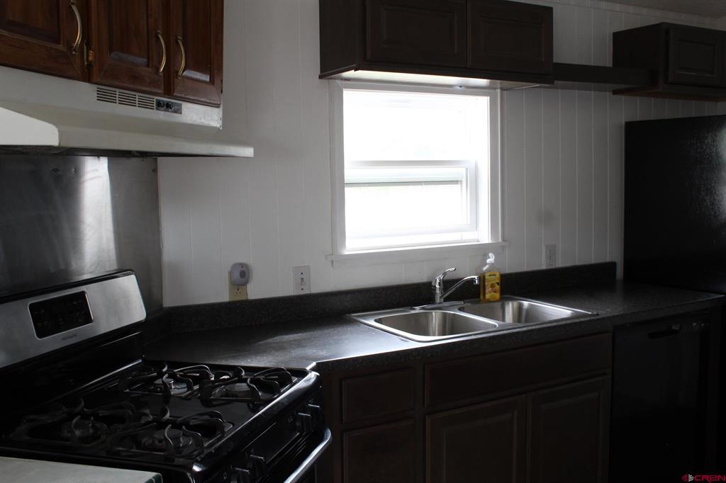 109 Polk Ave Property Photo 4