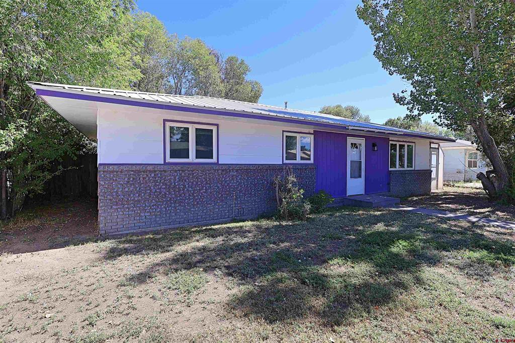 207 Bonney Drive Property Photo 1