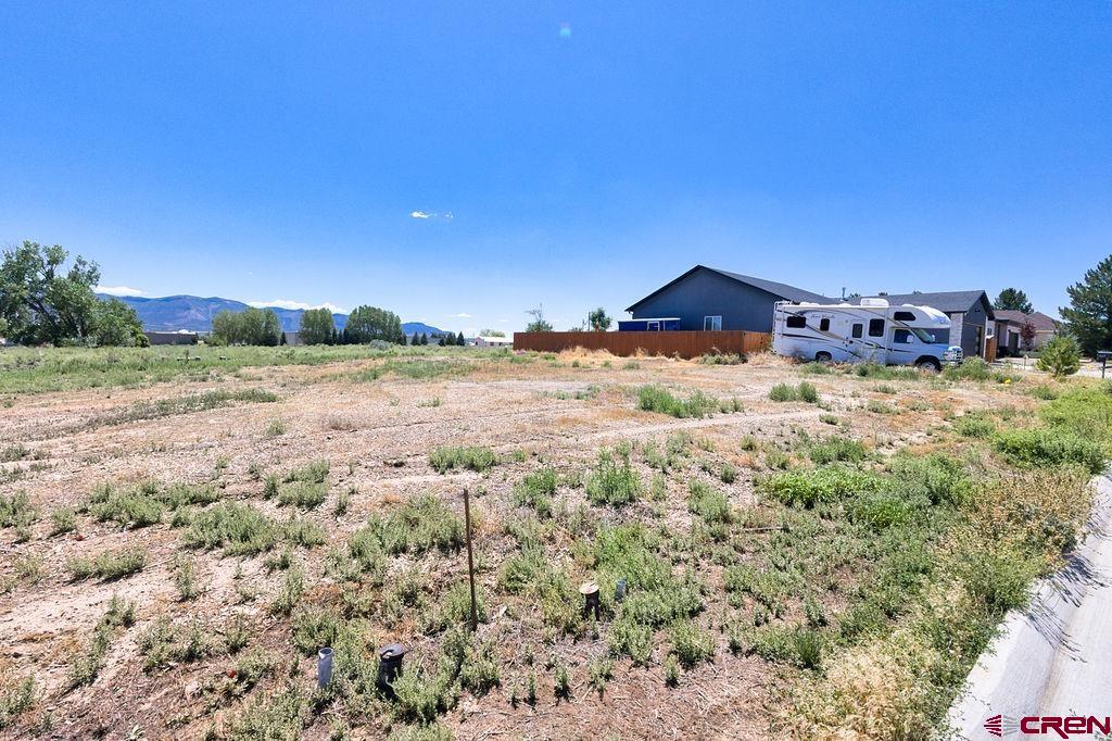 1615 E Downey Avenue Property Photo 2