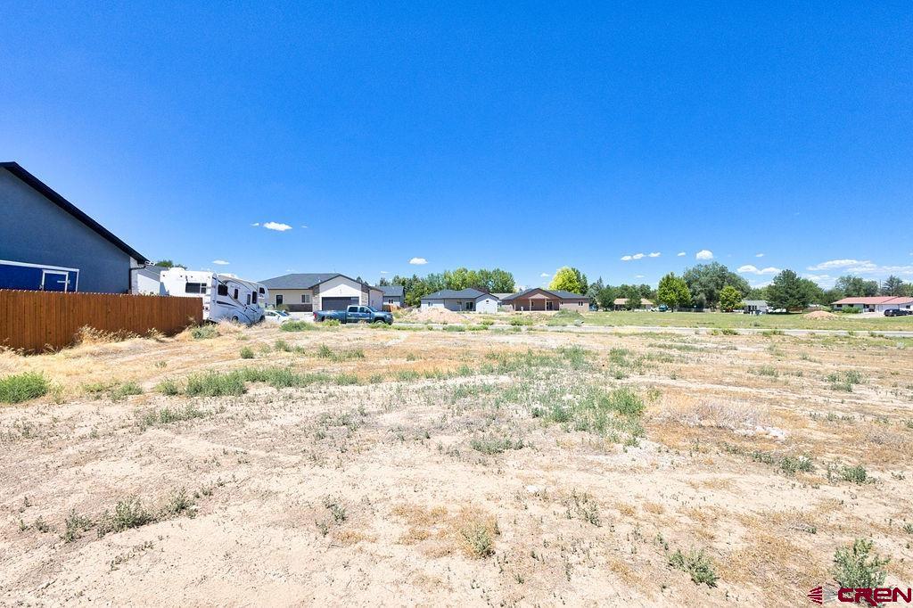 1615 E Downey Avenue Property Photo 4