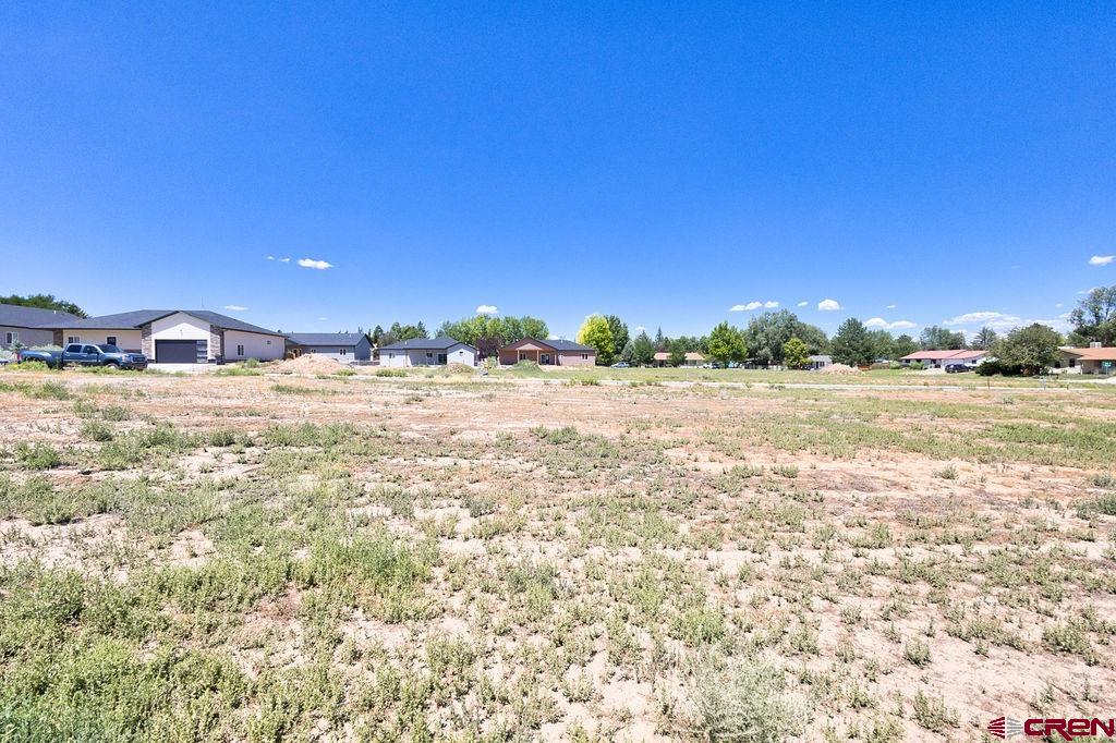 1617 E Downey Avenue Property Photo 4