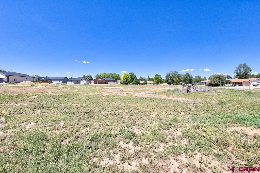 1619 E Downey Avenue Property Photo 4