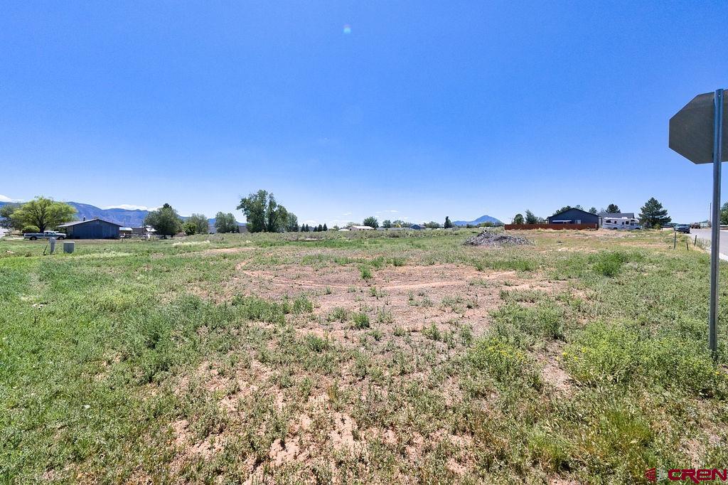 1621 E Downey Avenue Property Photo 4
