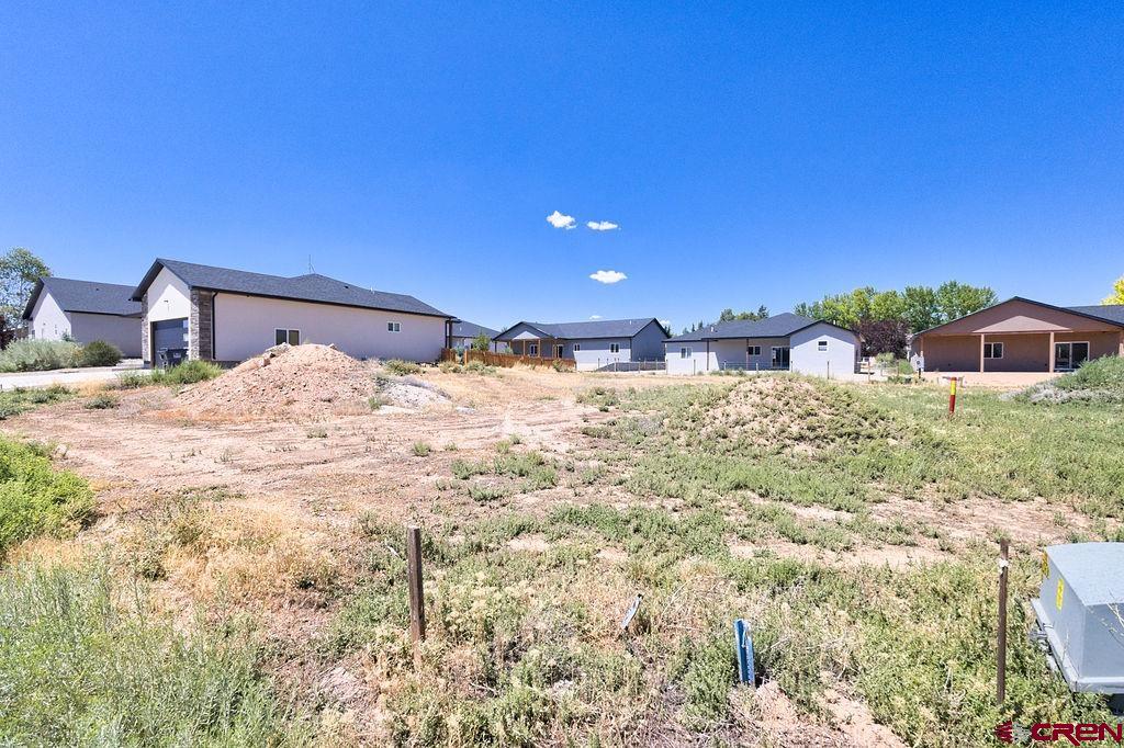 1616 E Downey Avenue Property Photo 3