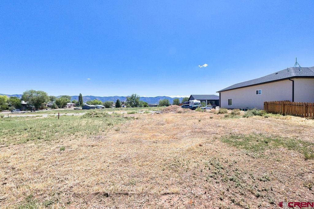 1616 E Downey Avenue Property Photo 4