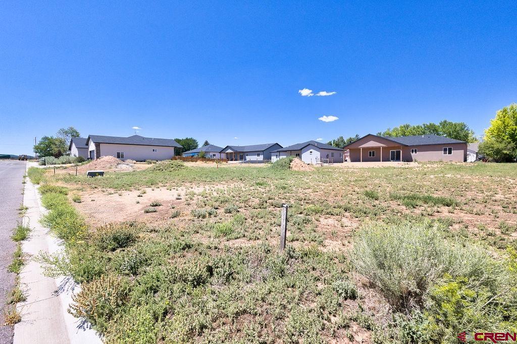 1618 E Downey Avenue Property Photo 3