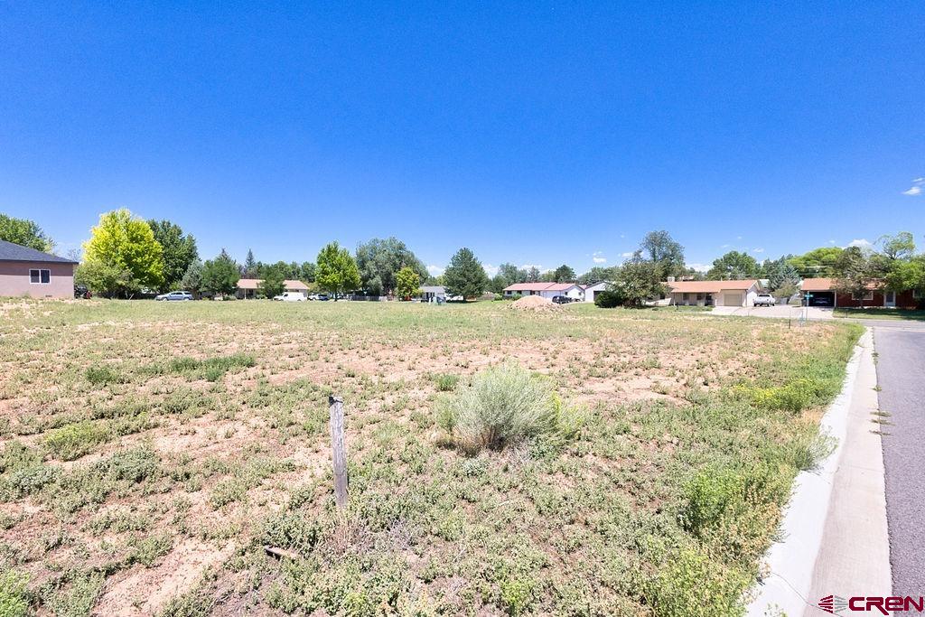 1620 E Downey Avenue Property Photo 2