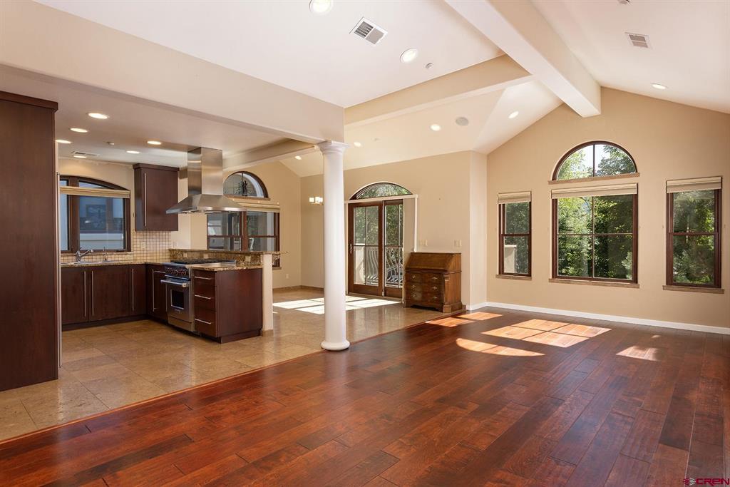 3465 Bennett Street Property Photo 4