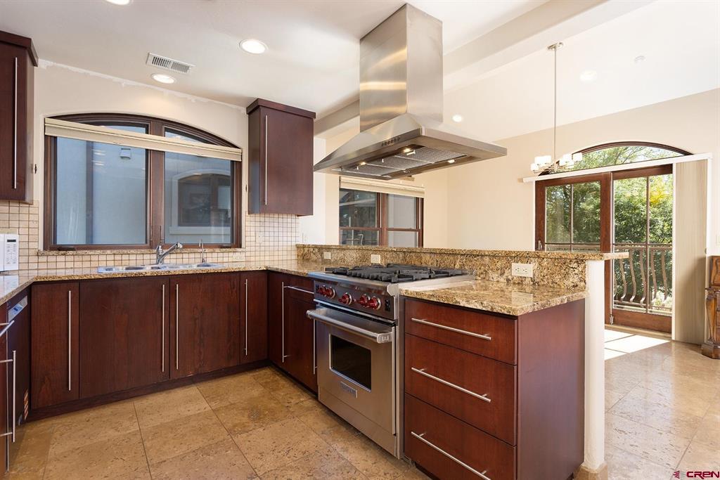 3465 Bennett Street Property Photo 8