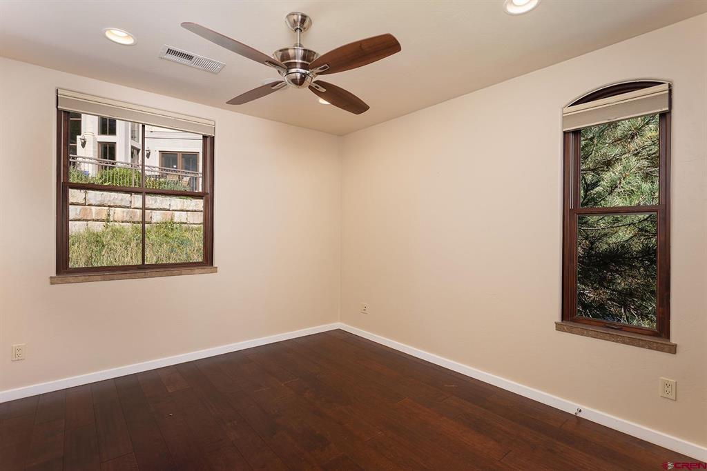 3465 Bennett Street Property Photo 15