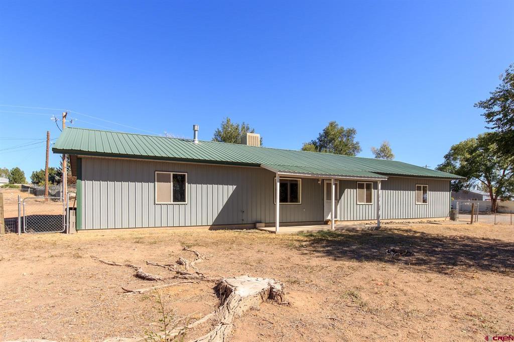 20479 North Road Property Photo 4