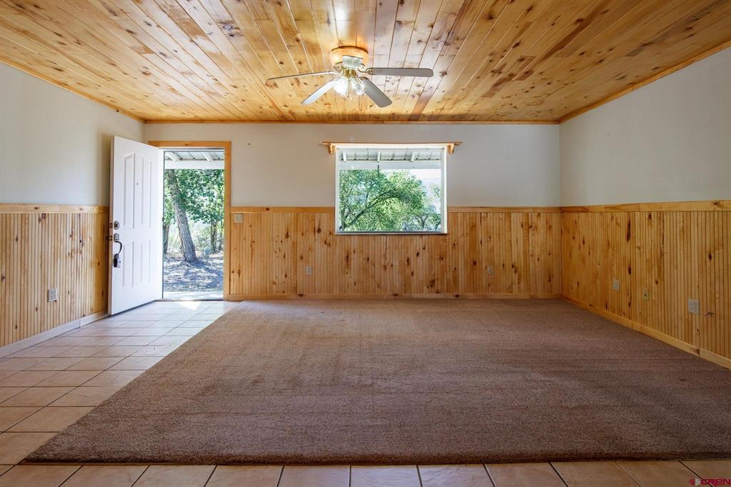20479 North Road Property Photo 7