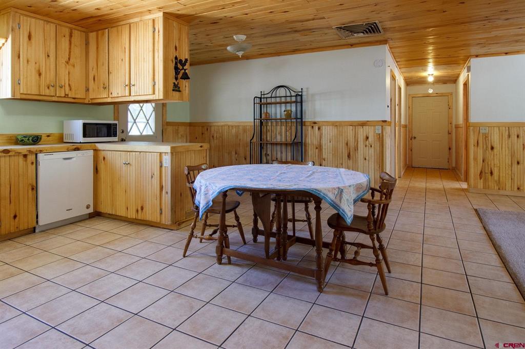 20479 North Road Property Photo 10