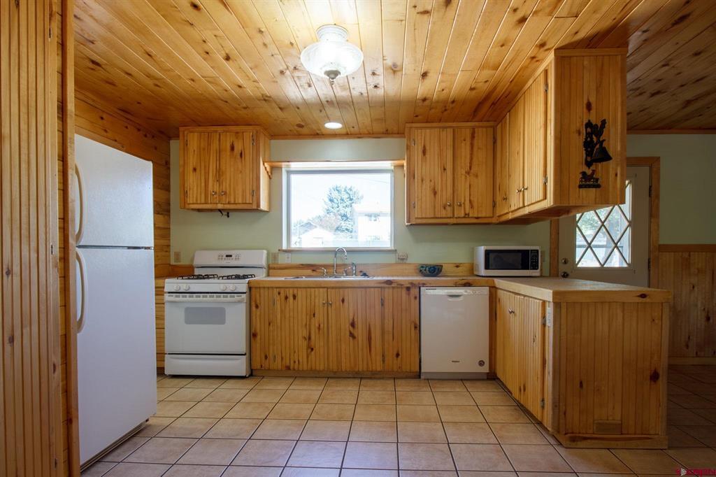 20479 North Road Property Photo 16