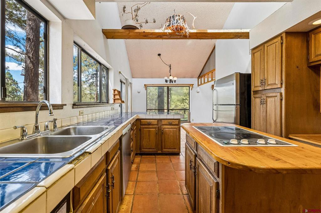 1027 W Meadow Road Property Photo 15