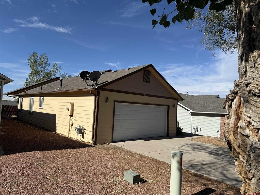 185 Se Greenwood Avenue Property Photo 3