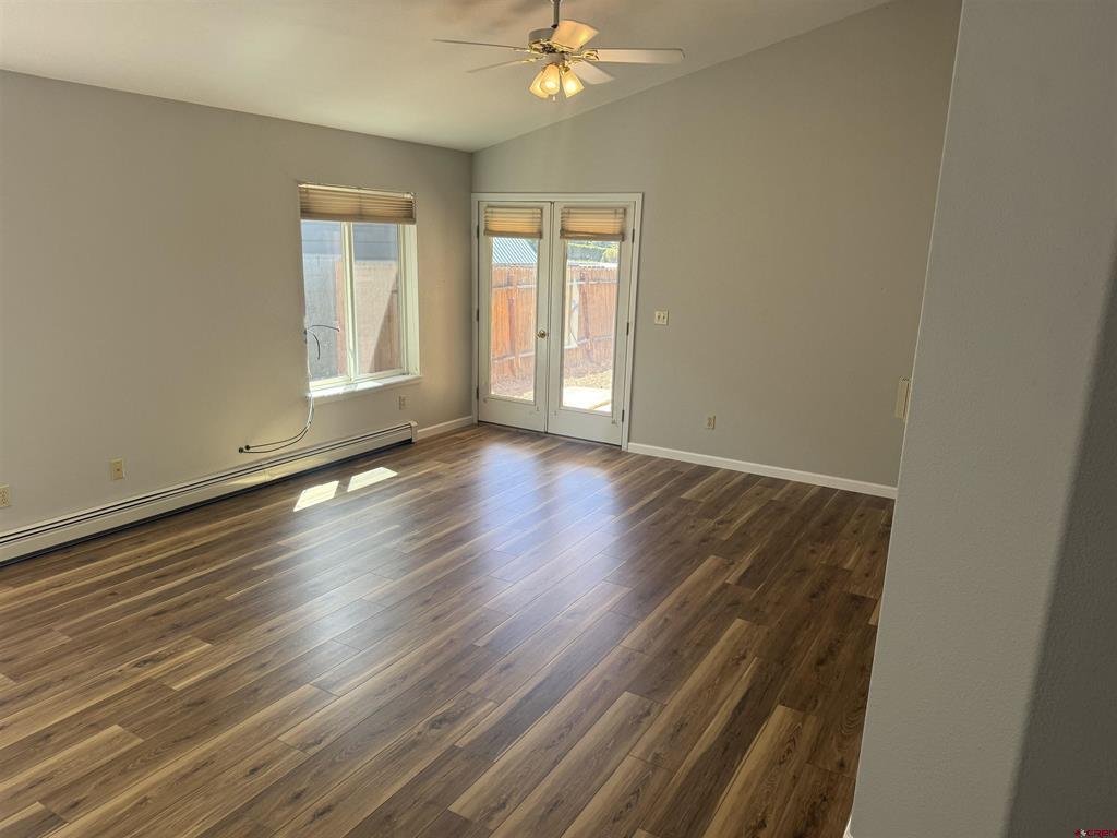 185 Se Greenwood Avenue Property Photo 4