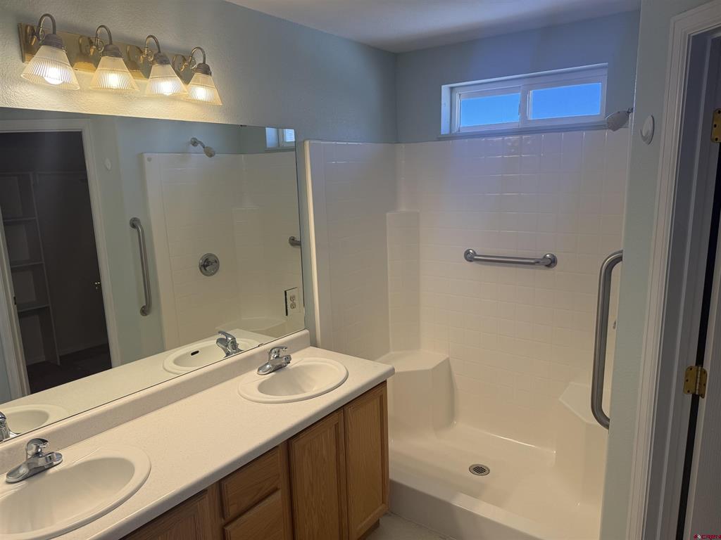 185 Se Greenwood Avenue Property Photo 16