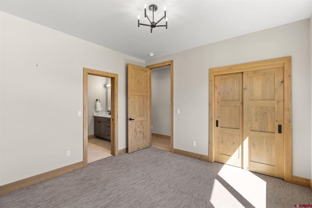 124 Glade Court Property Photo 24