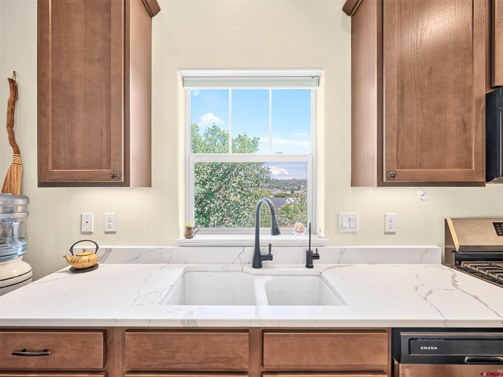 515 Confluence Avenue Property Photo 12