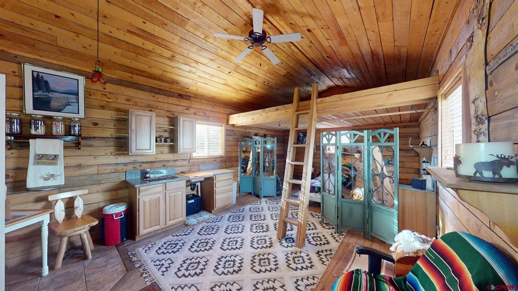 120 Ne Fir Avenue Property Photo 3