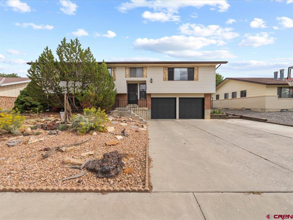 1309 Kent Avenue Property Photo 1