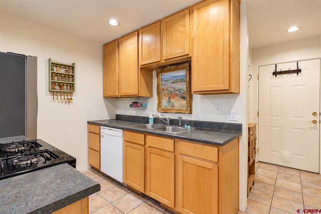 2322 Forest Avenue Property Photo 12