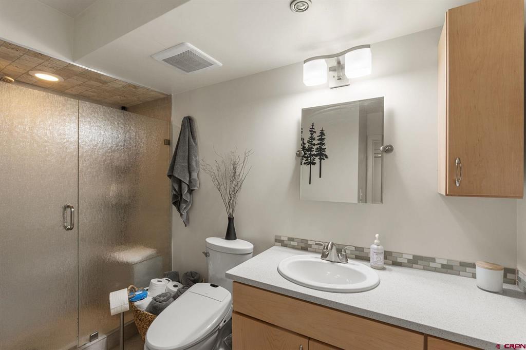 961 N Tamarron Drive Property Photo 19