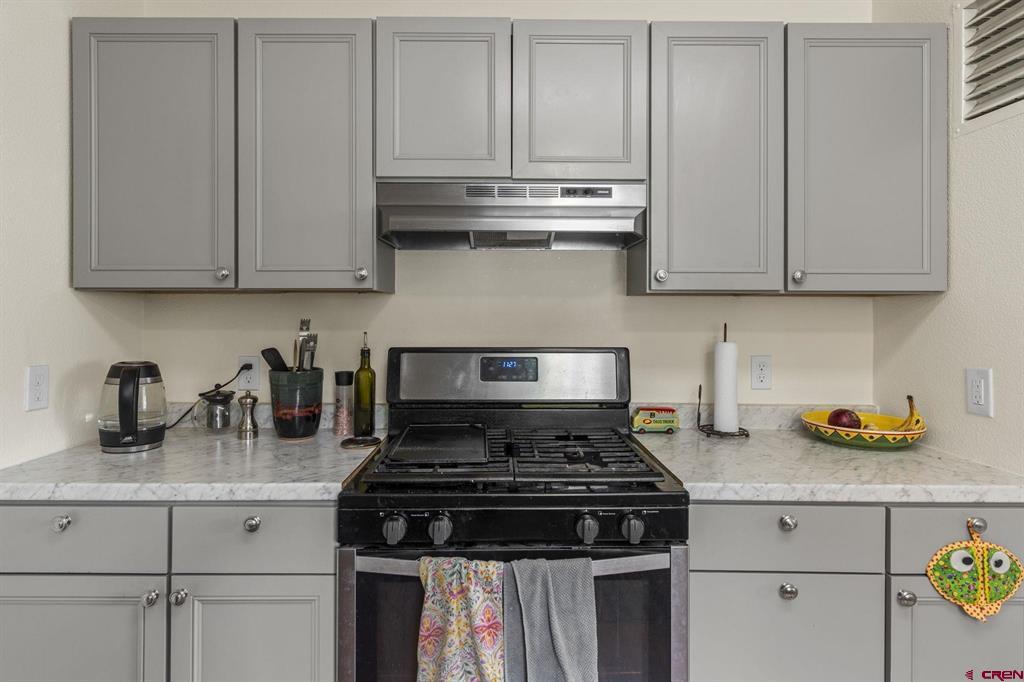 649 E 2nd Street Property Photo 7