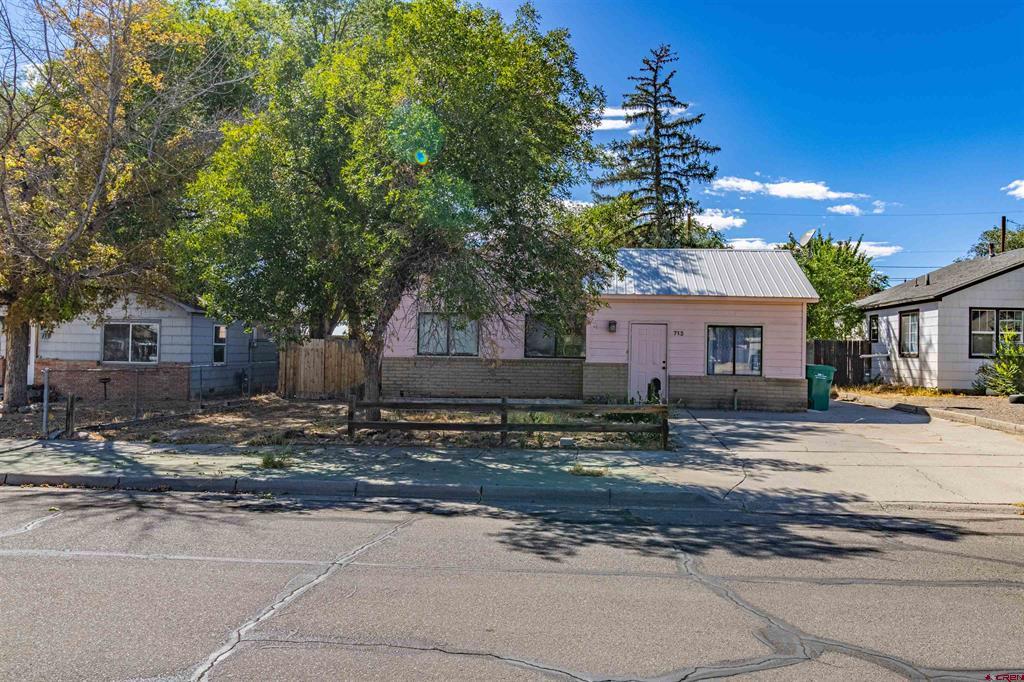 713 N Orchard Avenue Property Photo 3