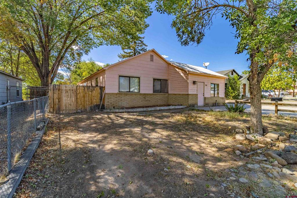 713 N Orchard Avenue Property Photo 4