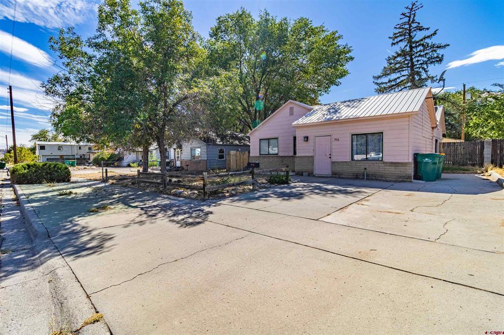 713 N Orchard Avenue Property Photo 7
