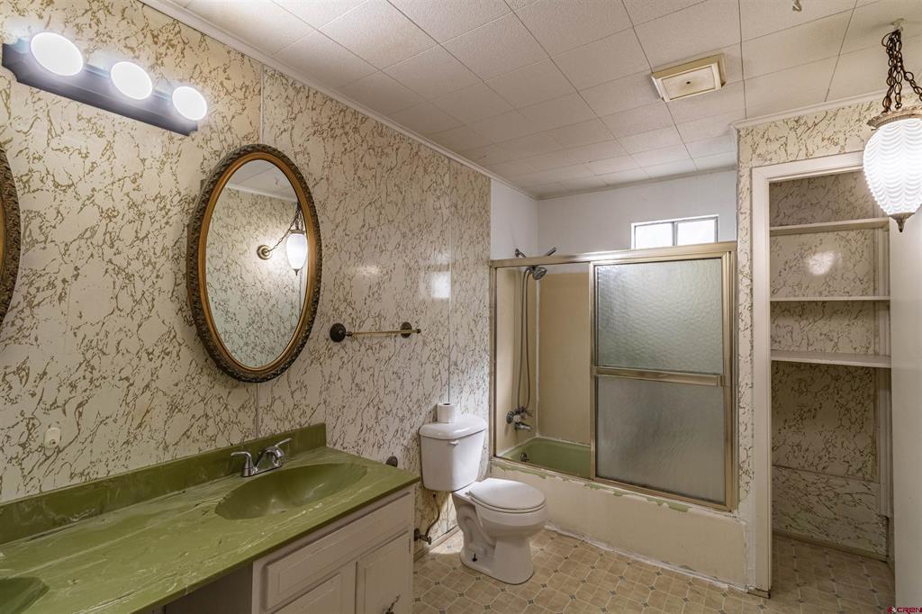713 N Orchard Avenue Property Photo 14