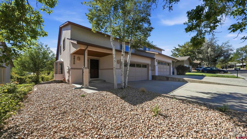 392 1/2 E Valley Circle Property Photo 1