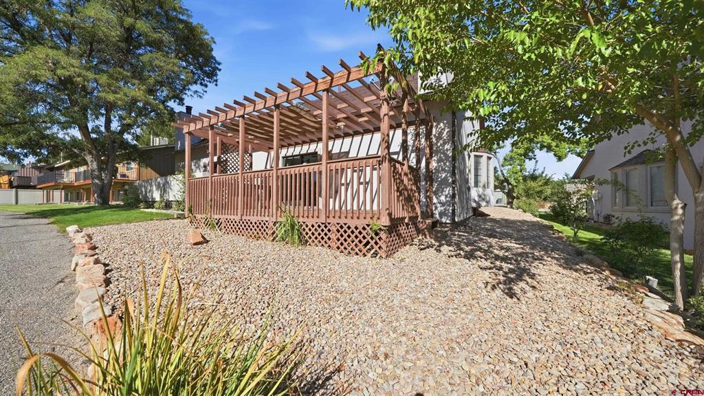392 1/2 E Valley Circle Property Photo 32