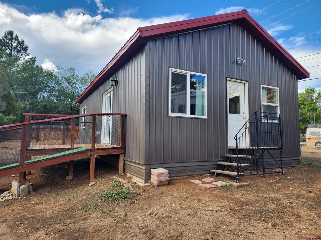 585 Cedar Avenue Property Photo 2