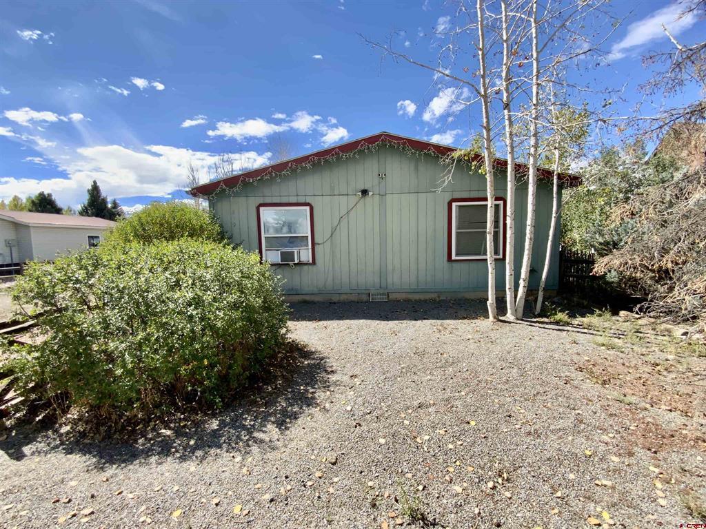 819 N Spruce Street Property Photo 4