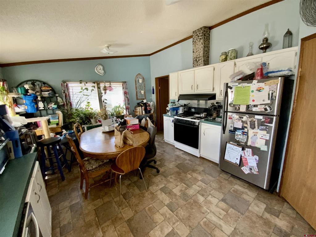819 N Spruce Street Property Photo 6